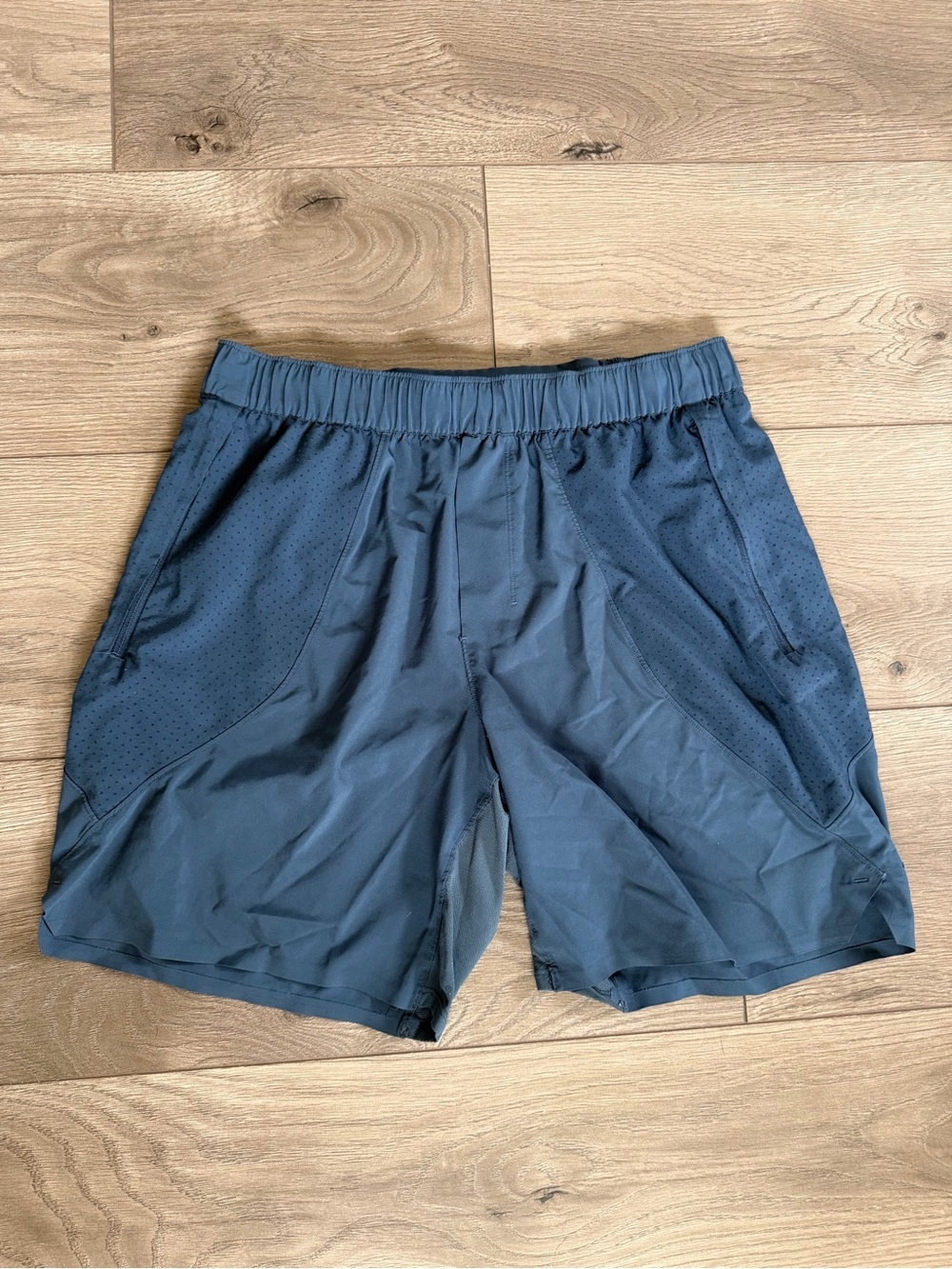 LULULEMON Mens Switch It Up Shorts Slate Blue Size Small 6”